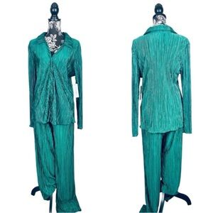 NWT Madison + Hudson green button down top matching silky pant set size large